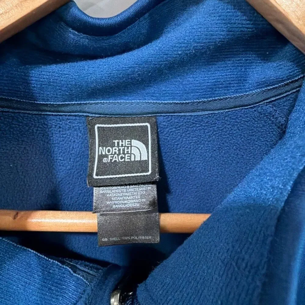 Men’s navy north face zip up jacket‎ size XL